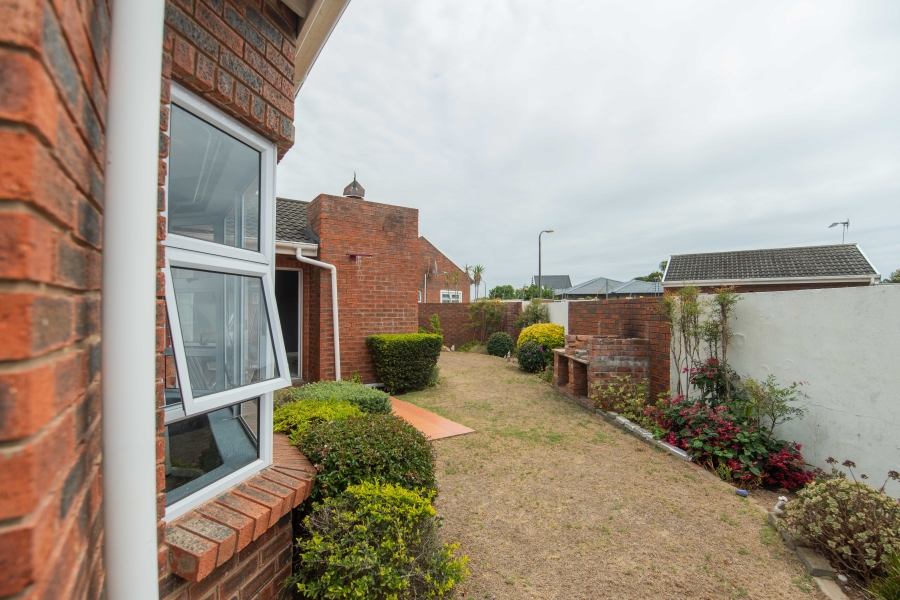 3 Bedroom Property for Sale in Summerstrand Eastern Cape